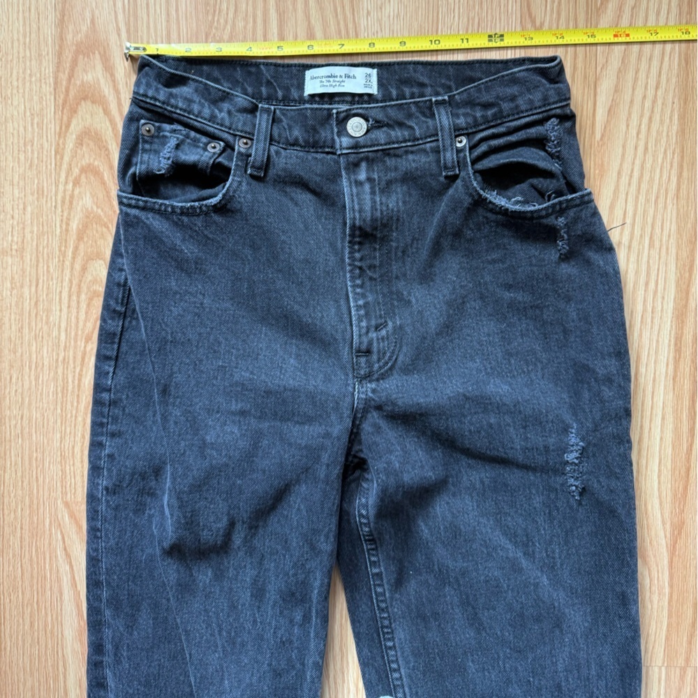 Abercrombie & Fitch The '90s Straight Ultra High Rise Black Distressed Jeans - Picture 7 of 7